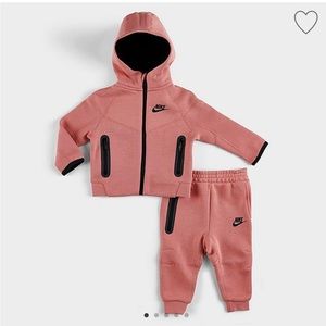 Girls’ 18M Nike Sportswear Tech Fleece 2-Piece Set